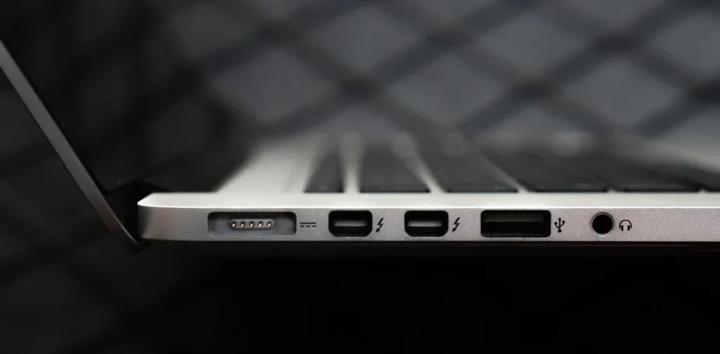 Macbook Pro 15 inch 2015 cũ