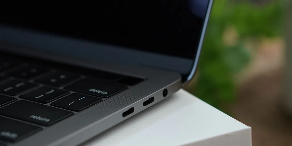 Cổng kết nối của MacBook Pro 13 2017