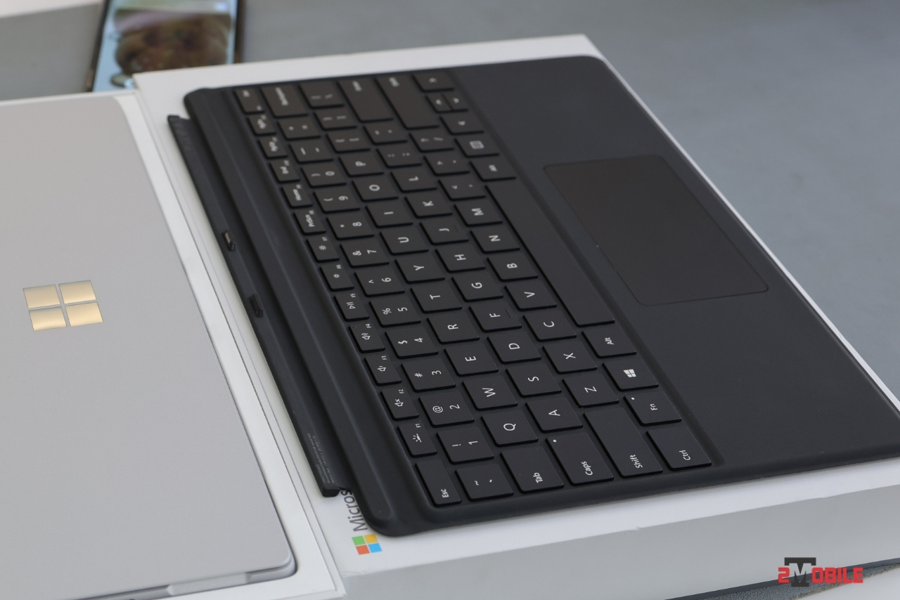 Surface Pro 7 2020 và bàn phím