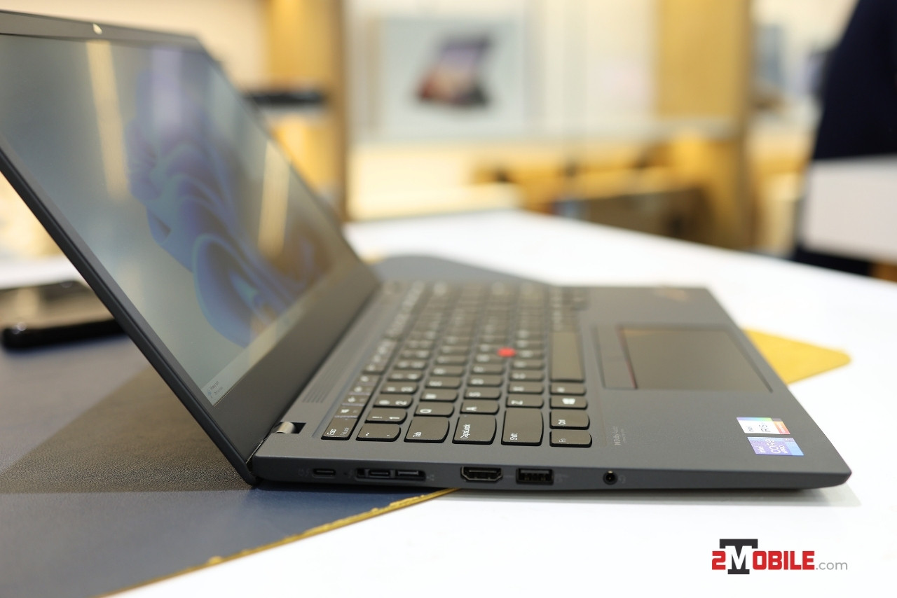 Cổng kết nối trái của ThinkPad T14s Gen 2