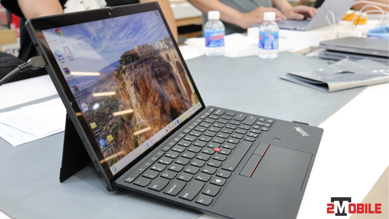 Review ThinkPad X12 Detachable 2021