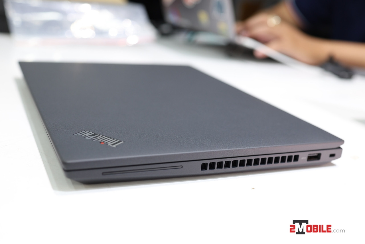 cổng kết nối phải ThinkPad T14s Gen 3