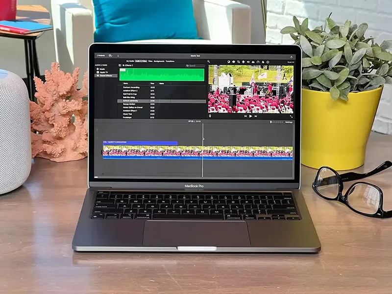 mặt trước macbook pro