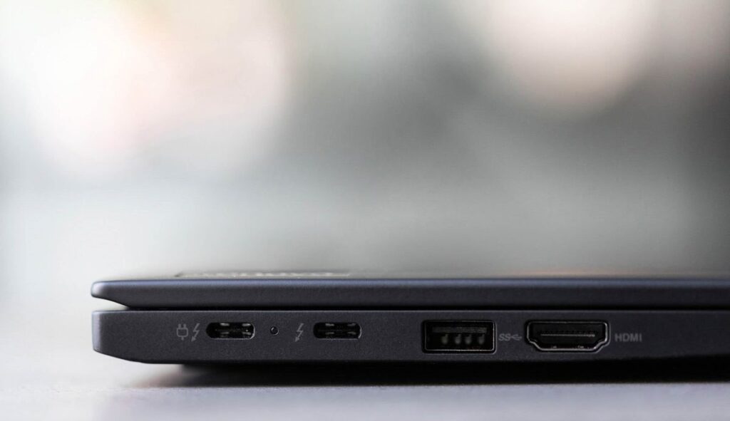 các cổng kết nối trên thinkpad x1 carbon gen 9
