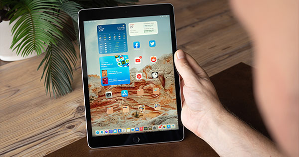 iPad là sự kết hợp hoàn hảo giữa laptop và smartphone