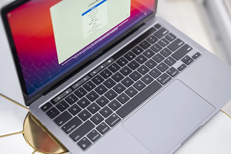 Touch Bar của Macbook Pro M2 và M1