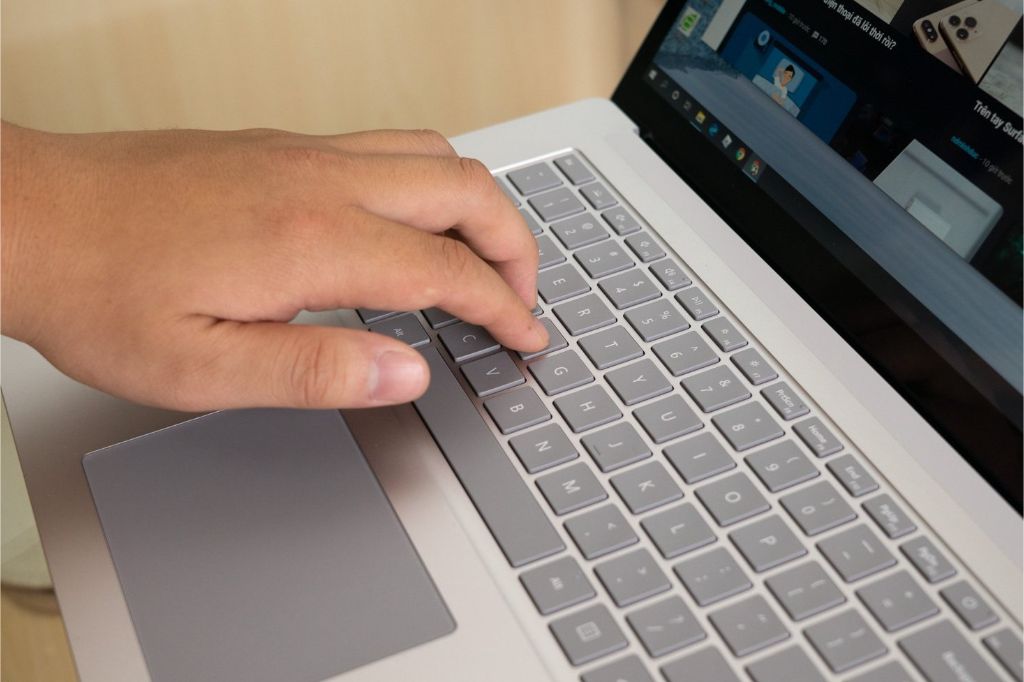 bàn phím surface laptop 3