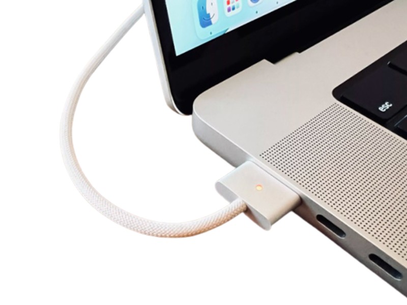 cổng sạc magsafe trên macbook pro m2 2023