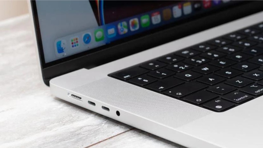 cổng sạc MagSafe trên macbook pro 16 inch