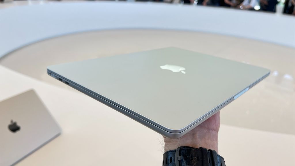 Macbook Air M2 macbook air m2 nhỏ gọn