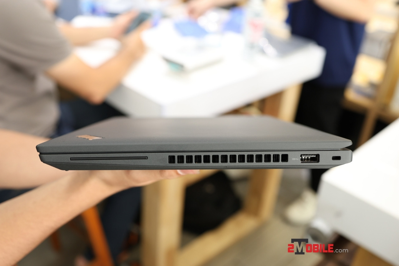 Cổng kết nối bên trái ThinkPad T14 Gen 4 (2023)