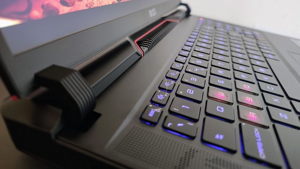 thiết kế bàn phím laptop msi