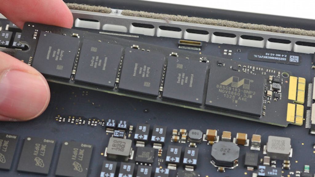 SSD là một phần quan trọng không thể thiếu trong máy tính SSD Macbook la gi
