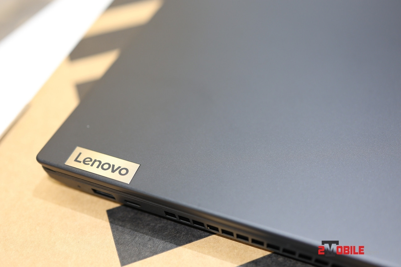 Logo trên ThinkPad P15V Gen 3