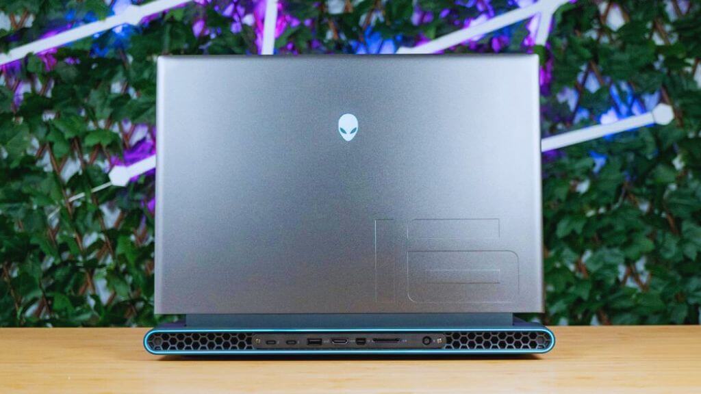 Thiết kế Dell Alienware M16 R1