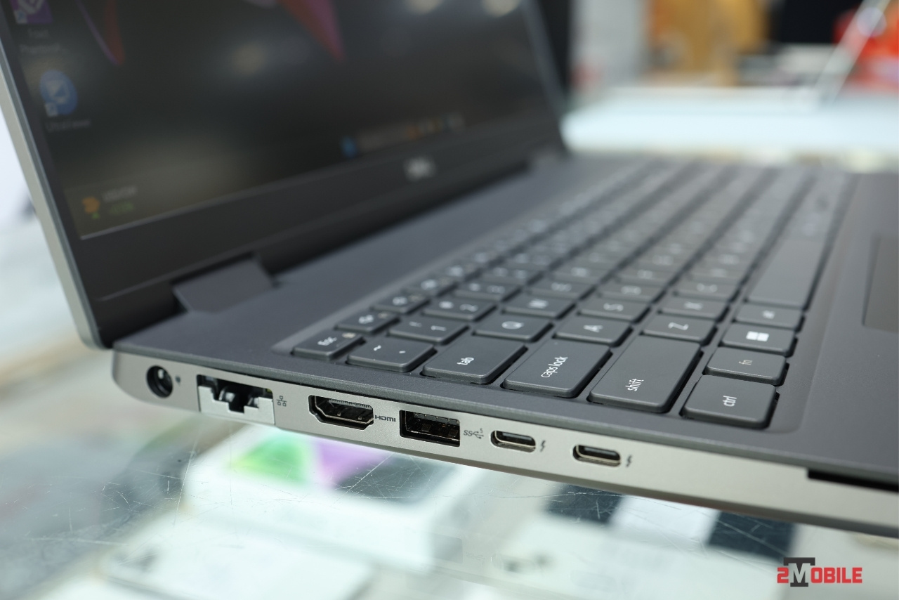 Cổng kết nối bên trái Dell Precision 7680