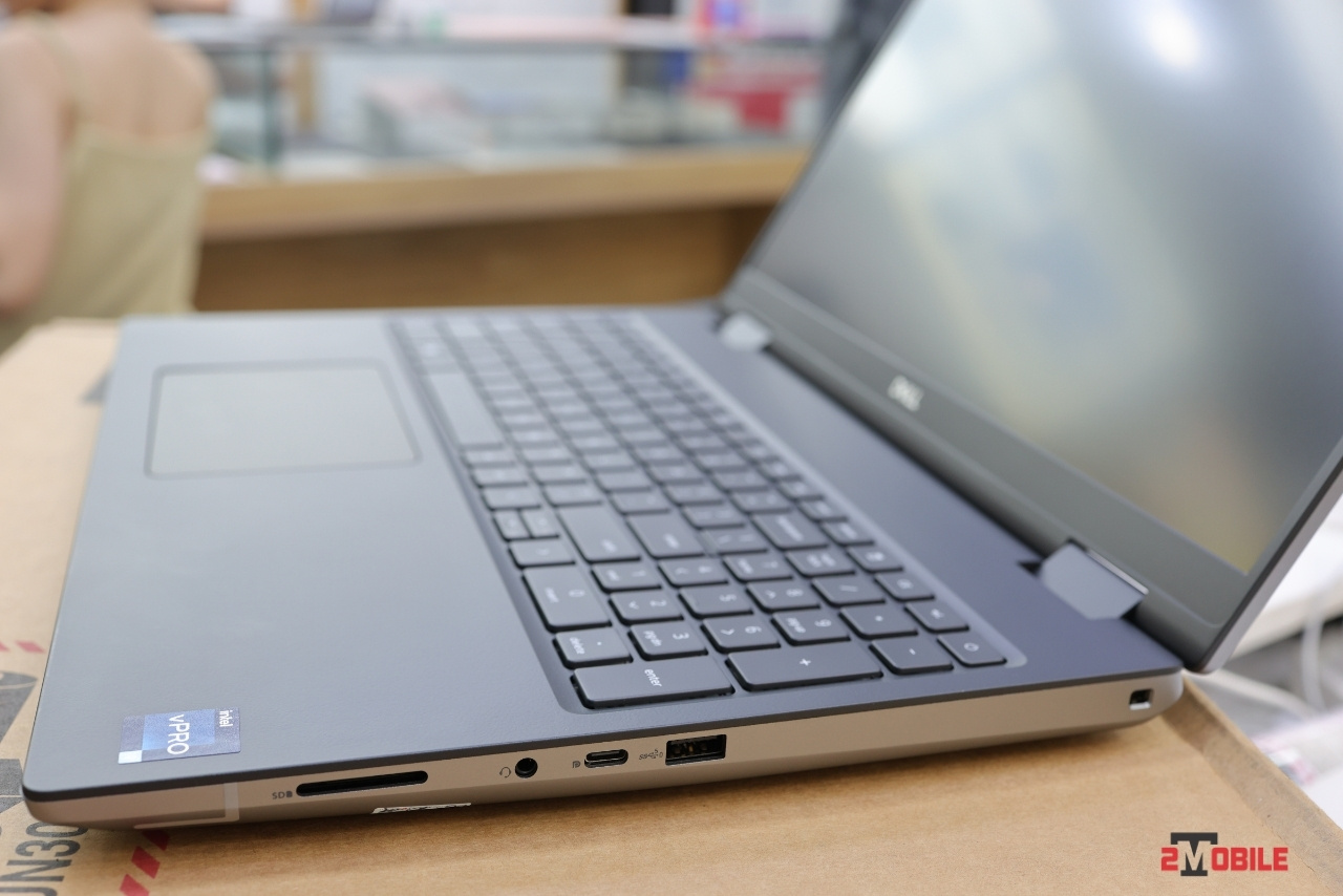 Cổng kết nối phải laptop Dell Precision 7670 2022