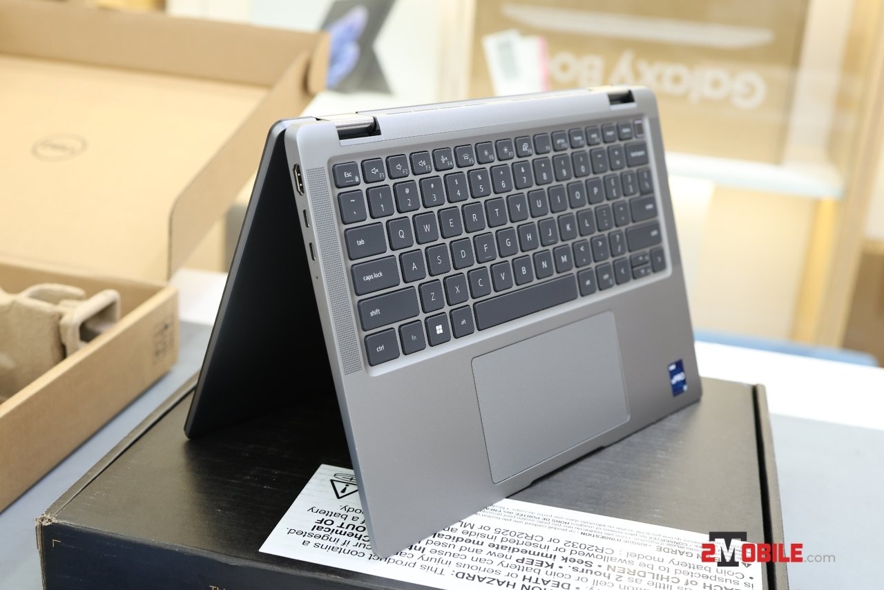 cổng kết nối trái Dell Latitude 7440 2-in-1 2023