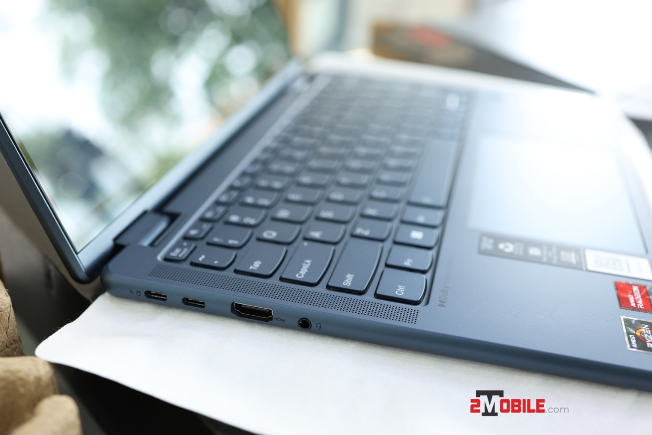 Cổng kết nối bên trái của Lenovo Yoga 6 2-in-1 13ABR8 (2023) 