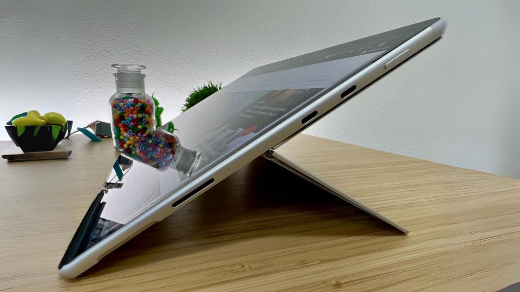 Cổng kết nối Surface Pro 8 for Business