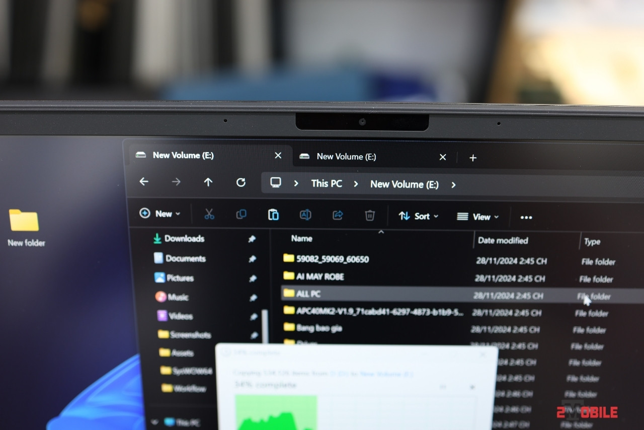 Webcam trên Alienware M18 R2