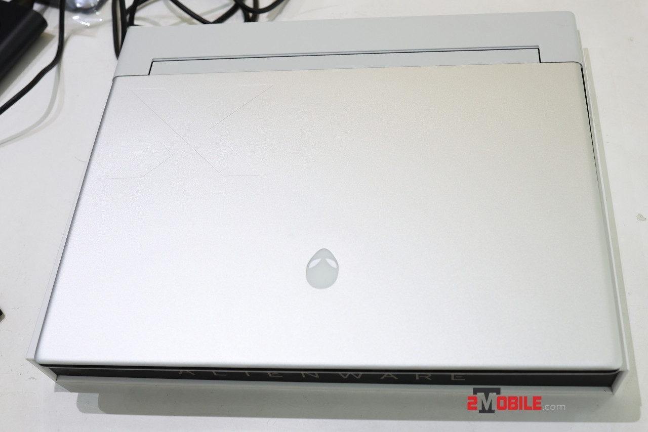 Mặt trước Alienware X14 R2 (2023)
