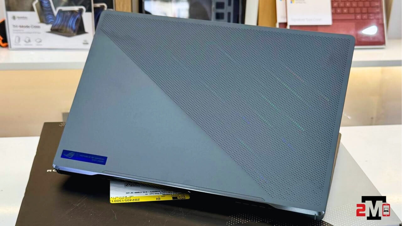 Thiết kế nắp lưng của ROG Zephyrus G16 2023