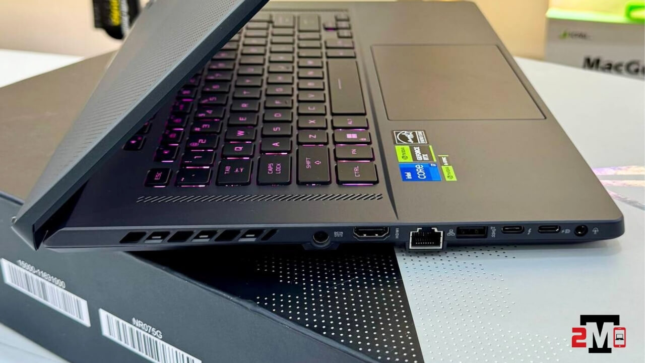 Cổng kết nối bên trái của ROG Zephyrus G16 2023