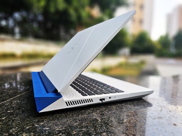 Dell G15 5530 - Ảnh thực tế 2