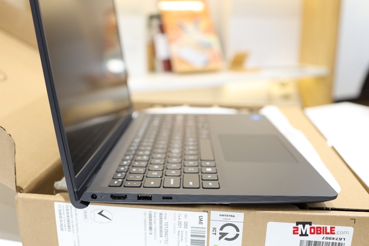 Cổng kết nối trái Dell Vostro 15 3530