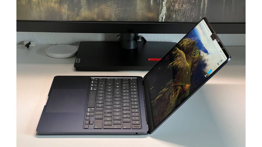 MacBook Air 13-inch M3 - Thiết kế siêu mỏng