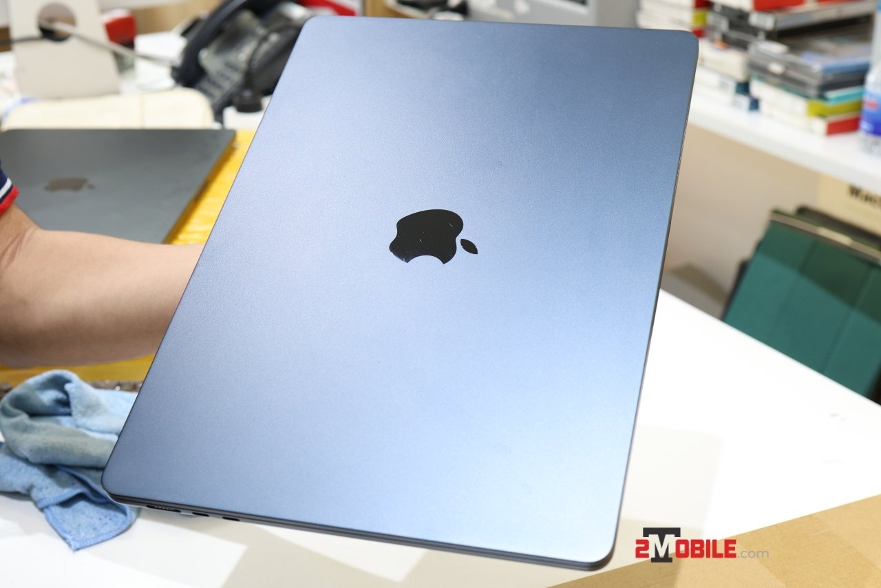 Thiết kế dọc MacBook Air 15-inch M3 (2024)