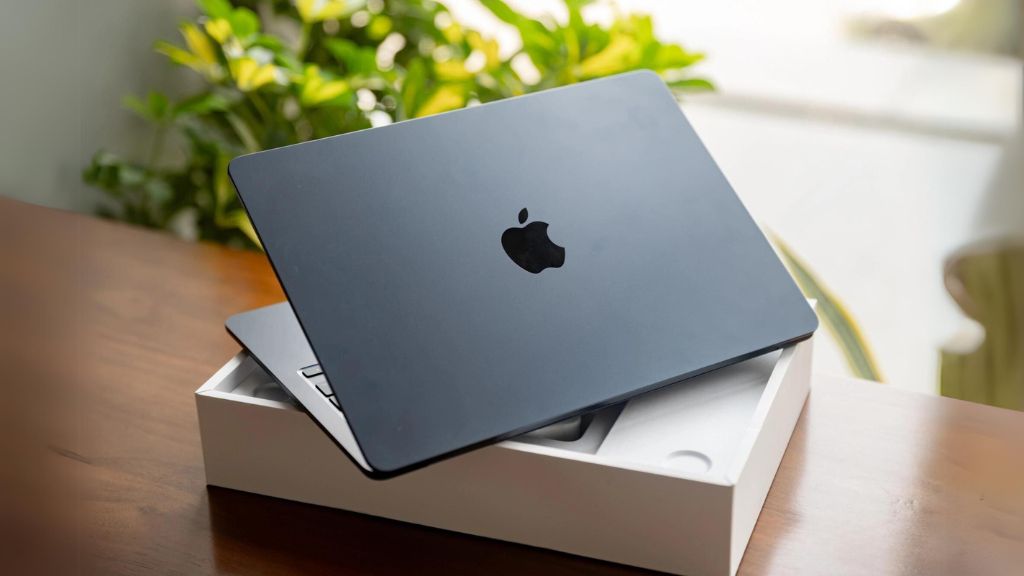 Macbook Air M3 thết kế nhôm nguyên khối