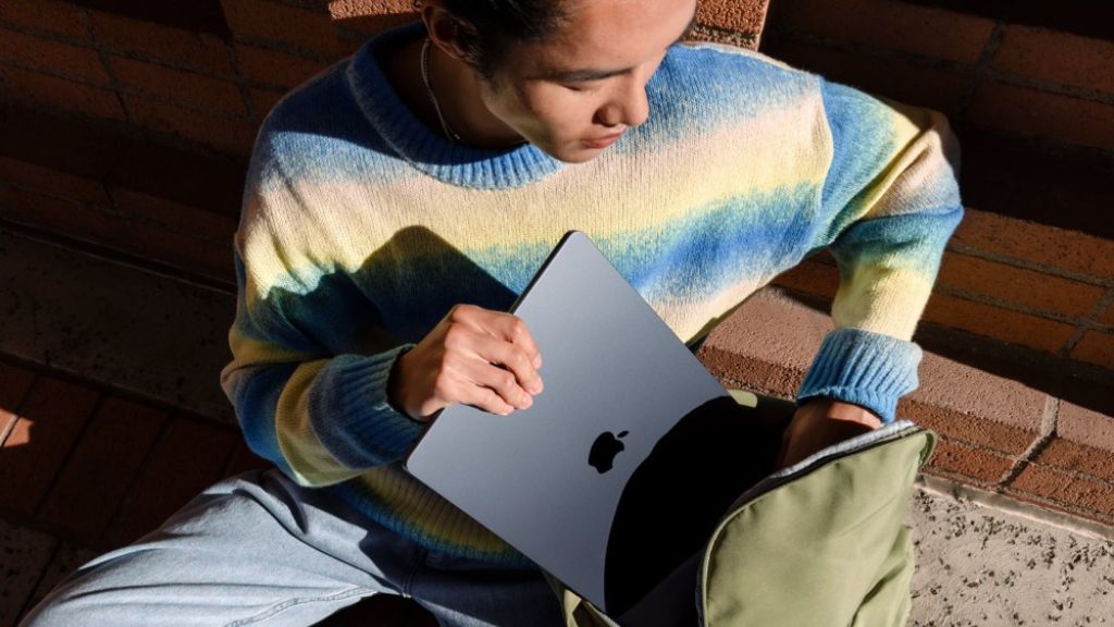 MacBook Air M3 15 inch - thiết kế di động