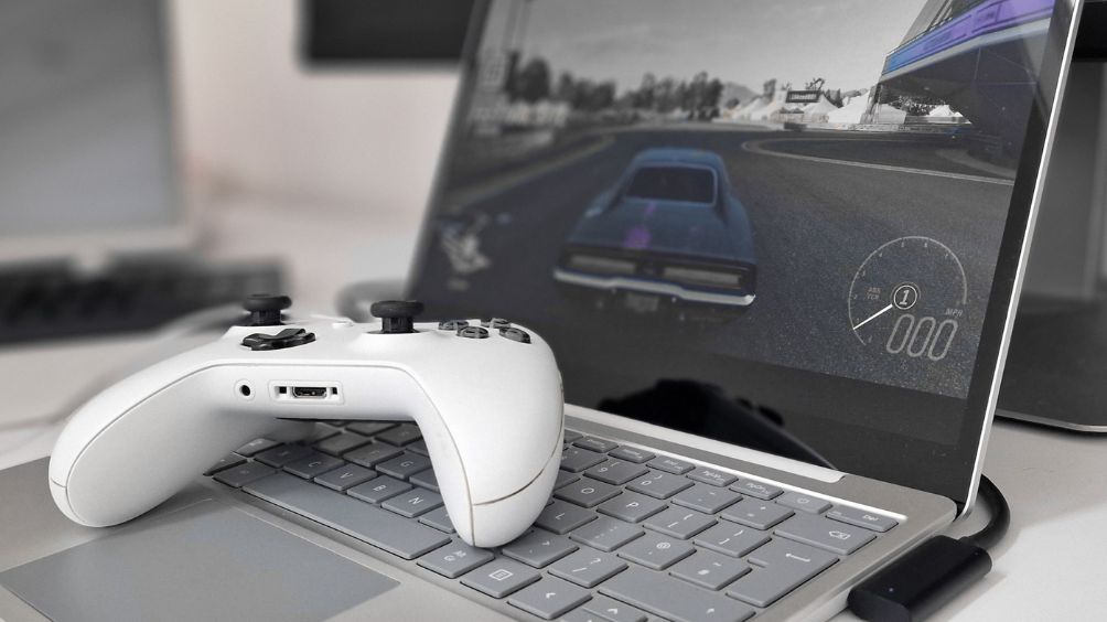 Hiệu suất surface laptop go khi chơi game