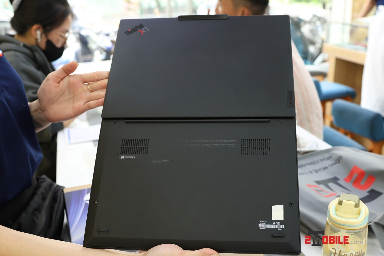Mặt lưng ThinkPad X1 Carbon Gen 12 OLED