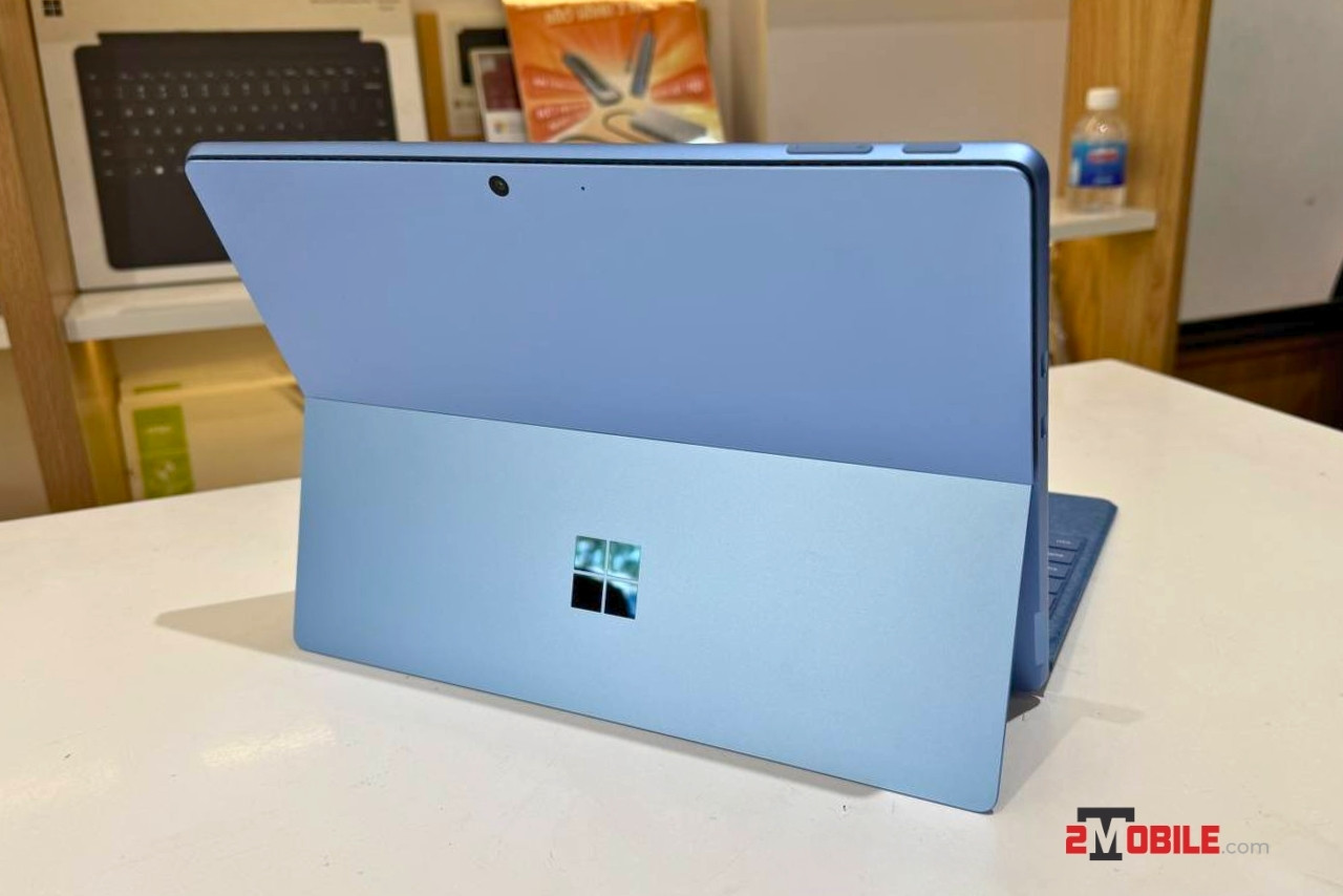 Surface Pro 11 Snapdragon X Plus Blue