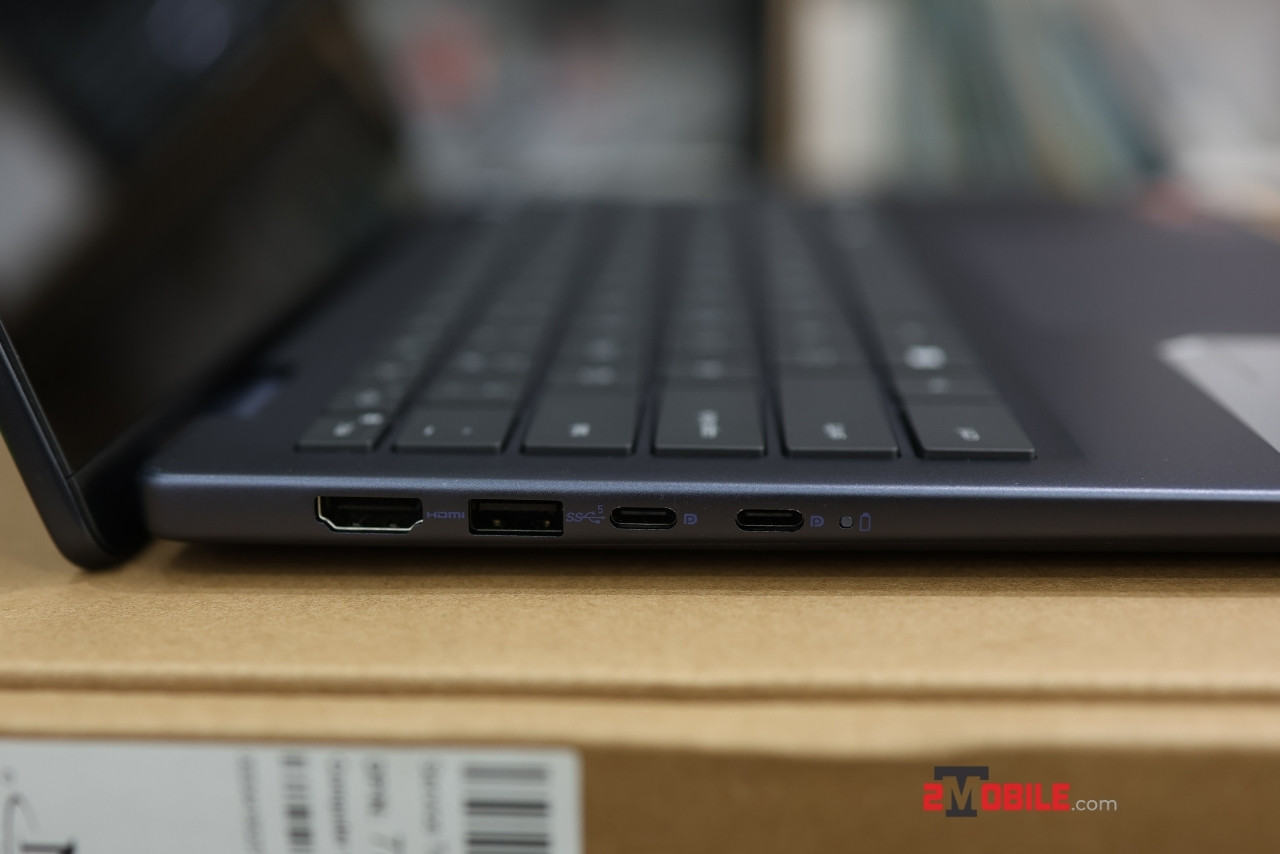 Cổng kết nối bên trái Dell Inspiron 14 7445 2-in-1 (2024)