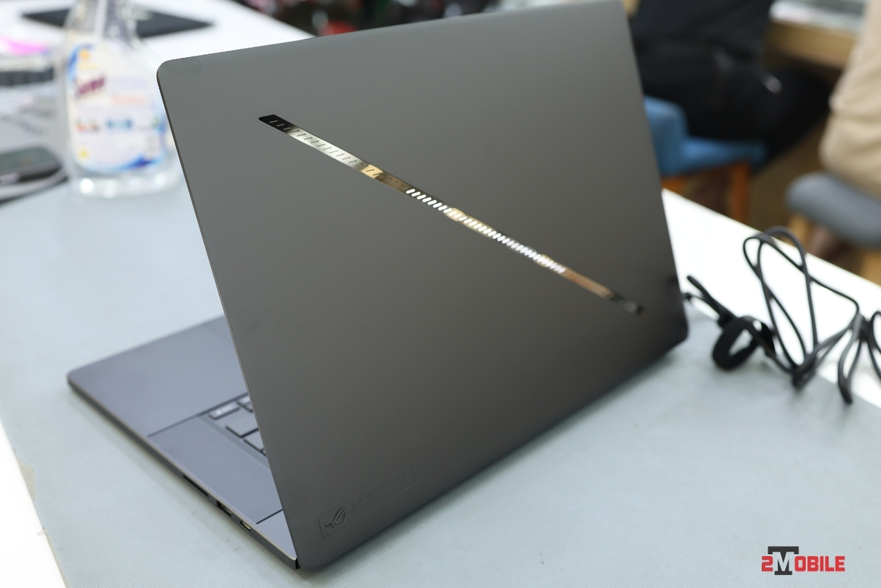 Asus ROG Zephyrus G16 2024 Thiết kế vỏ nhôm