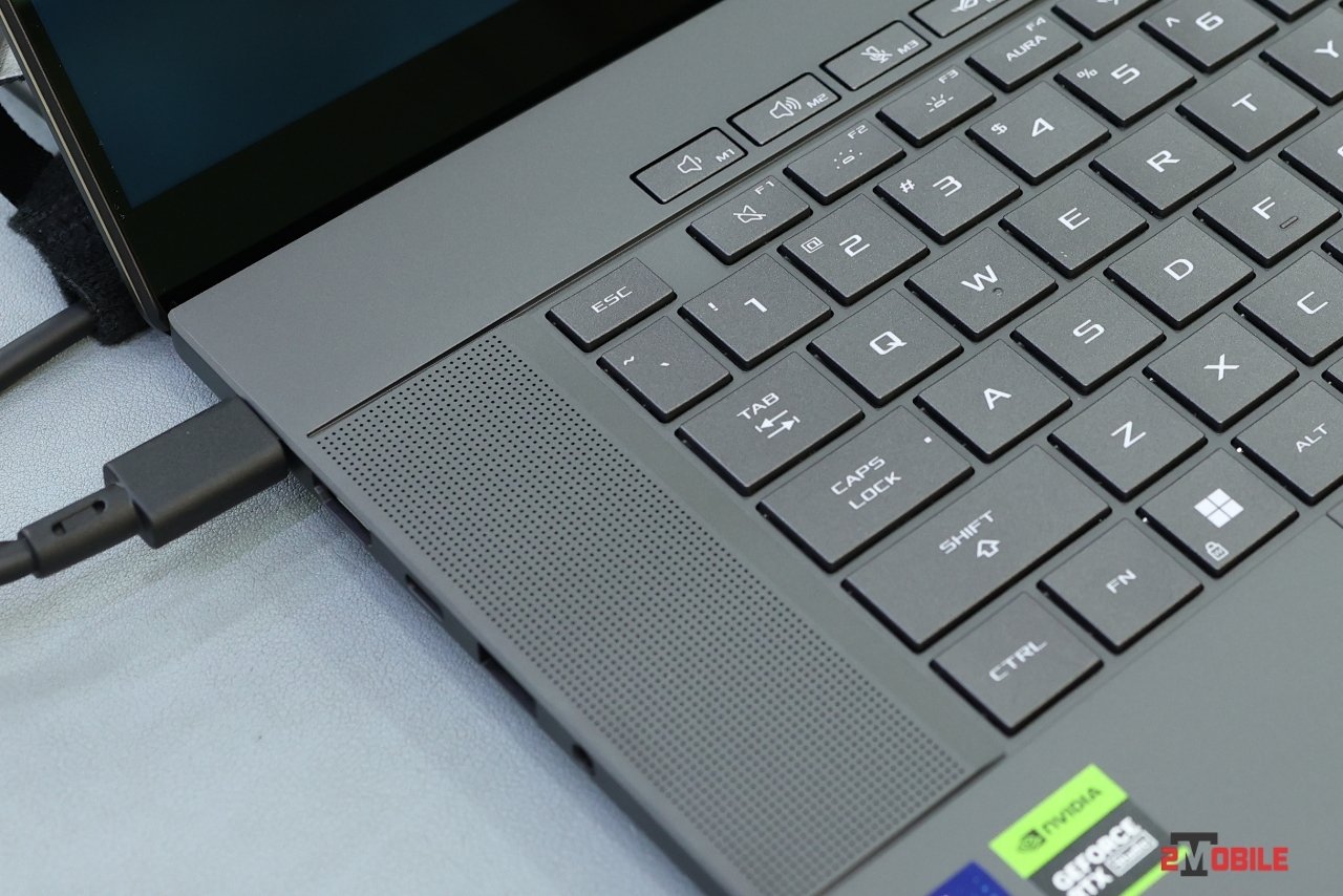 Hệ thống âm thanh Asus ROG Zephyrus G16 2024