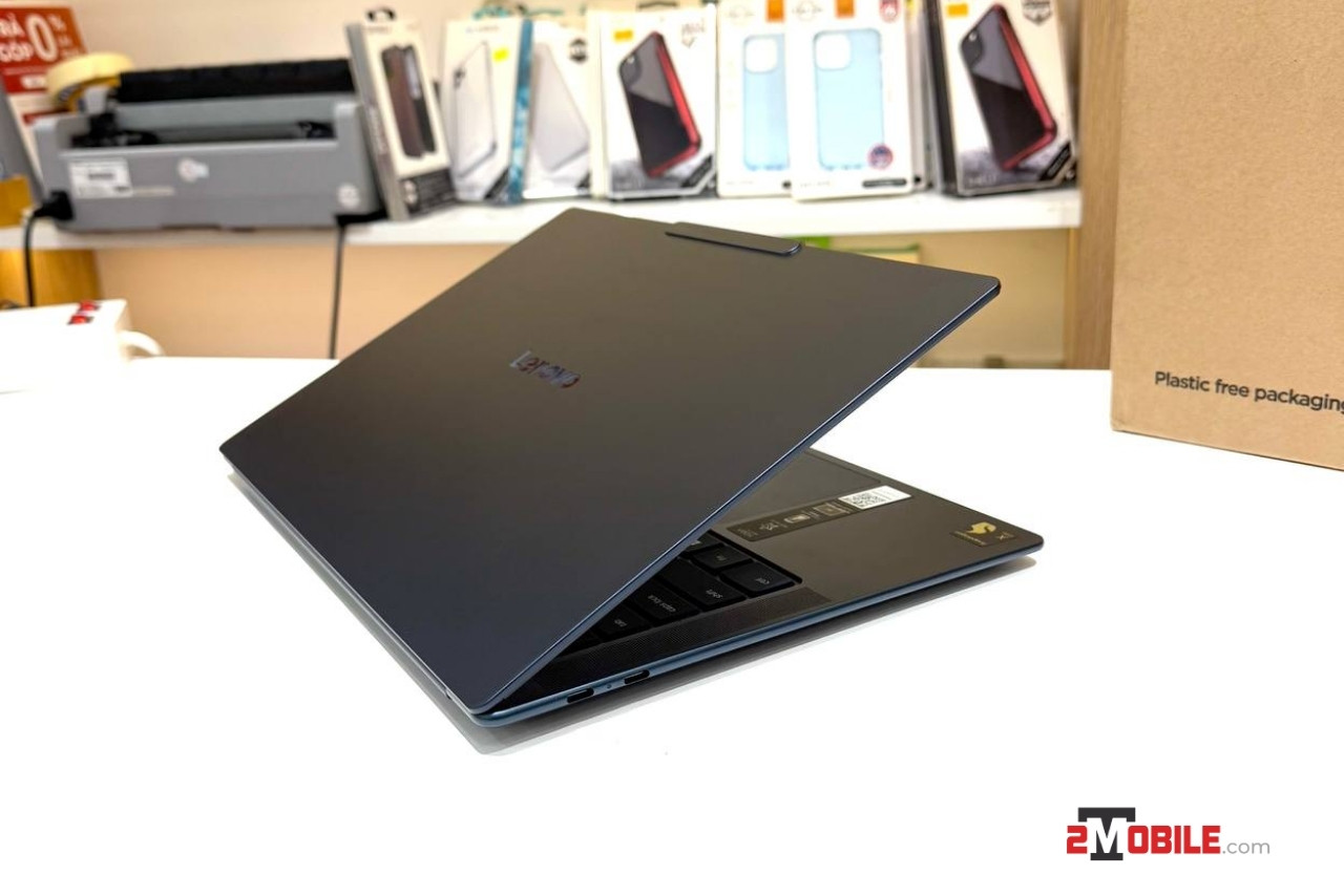 kết nối bên trái Lenovo Yoga Slim 7 2024
