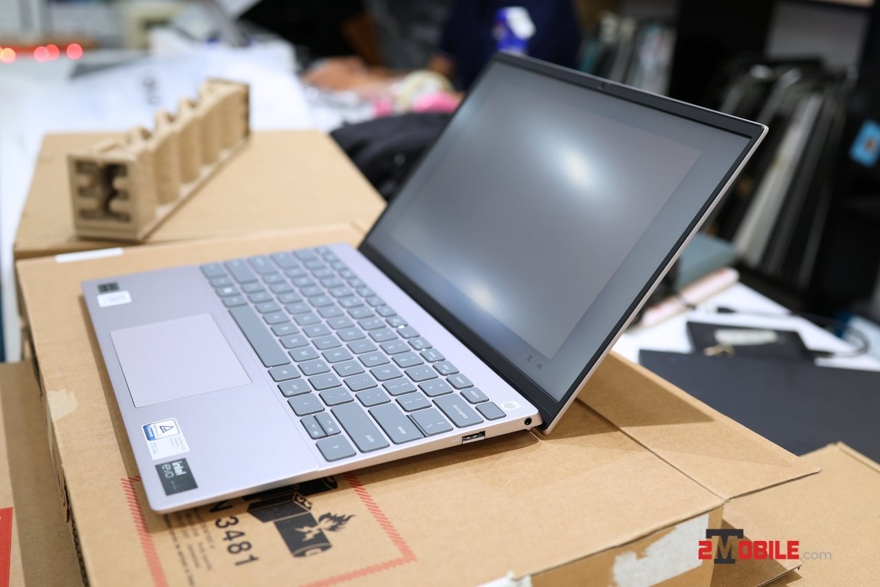 Cổng kết nối phải Dell Inspiron 5330 2024