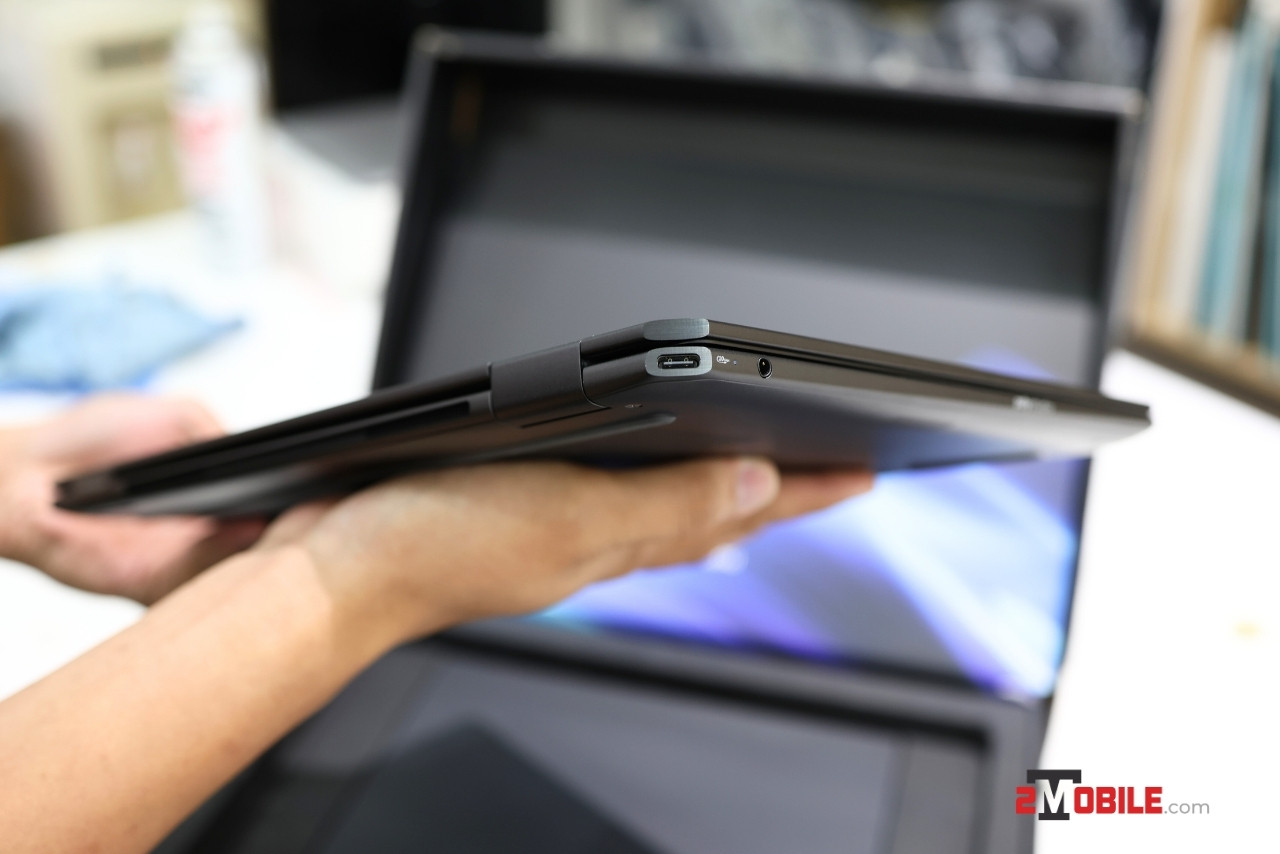 Cổng USB C của laptop HP OmniBook Ultra Flip