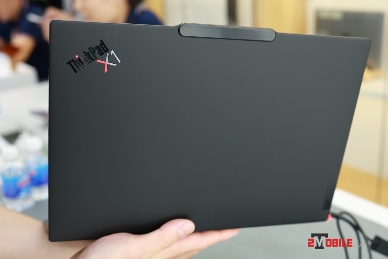 Thiết kế ThinkPad X1 Carbon Gen 13 Aura Edition